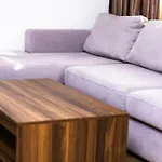 Class Porcelan * טיראנה