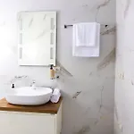 Class Porcelan * טיראנה