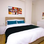 Class Porcelan דירה