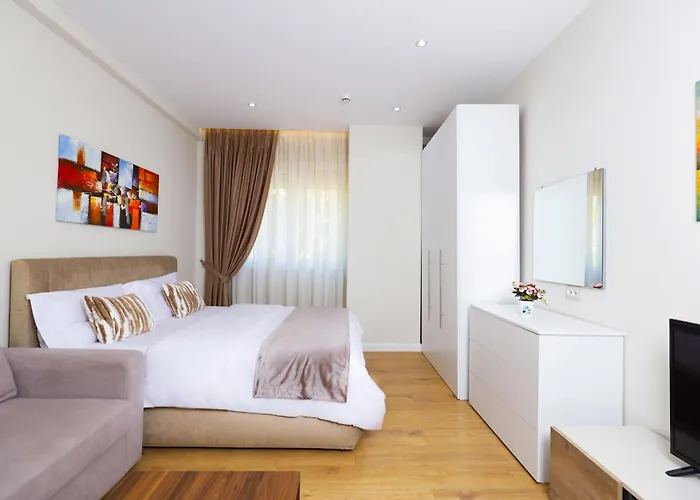 Class Porcelan 地拉那