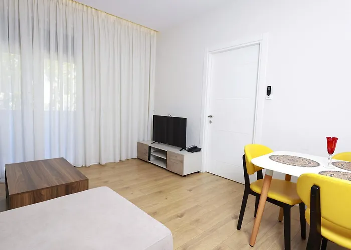 Class Porcelan * 地拉那